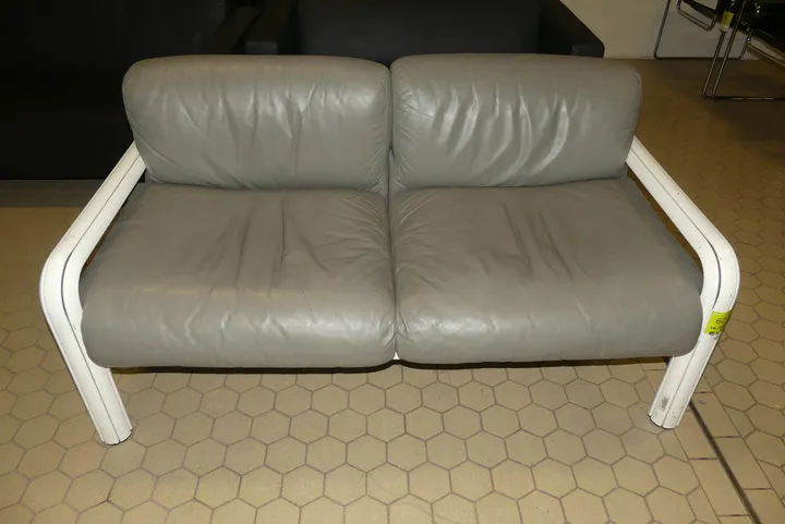 Walter Knoll - 2-sitzer Sofa, Polster Modell: Gae Aulenti / Designer: Aulenti Collection / Maße in cm ca. 150 x 85 x 75